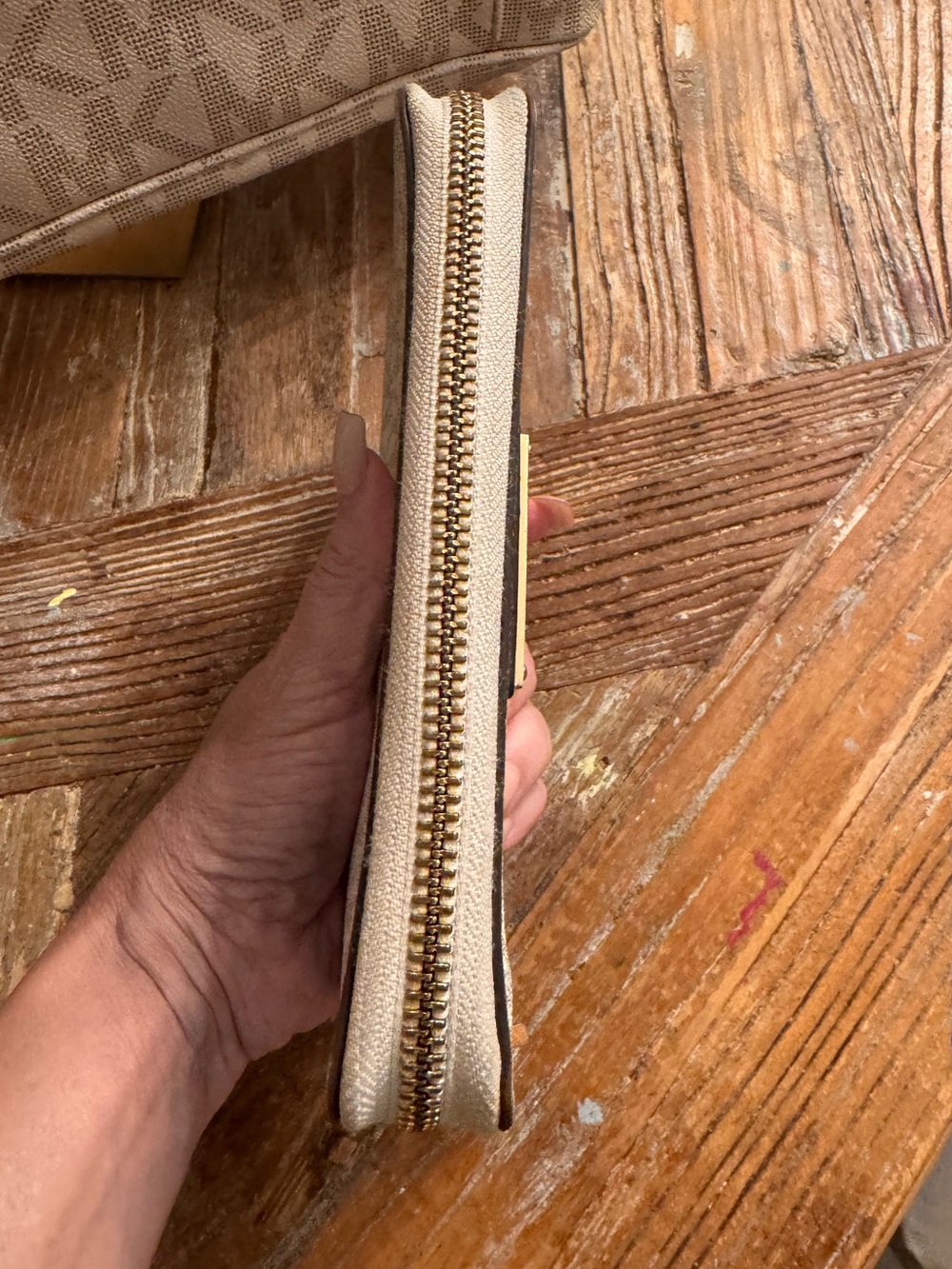 Michael Kors Logo Tote with Matching Wallet - Picture 7 of 16